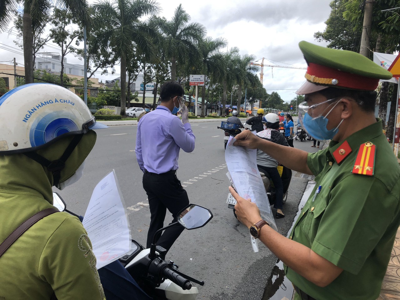 Hanoï  les gens demandés de ne pas sortir de la ville pendant la distanciation sociale